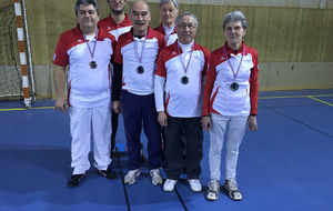 LE CHAMPIONNAT ADULTES SALLE 2015.