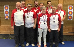 2 TITRES ET 4 PODIUMS